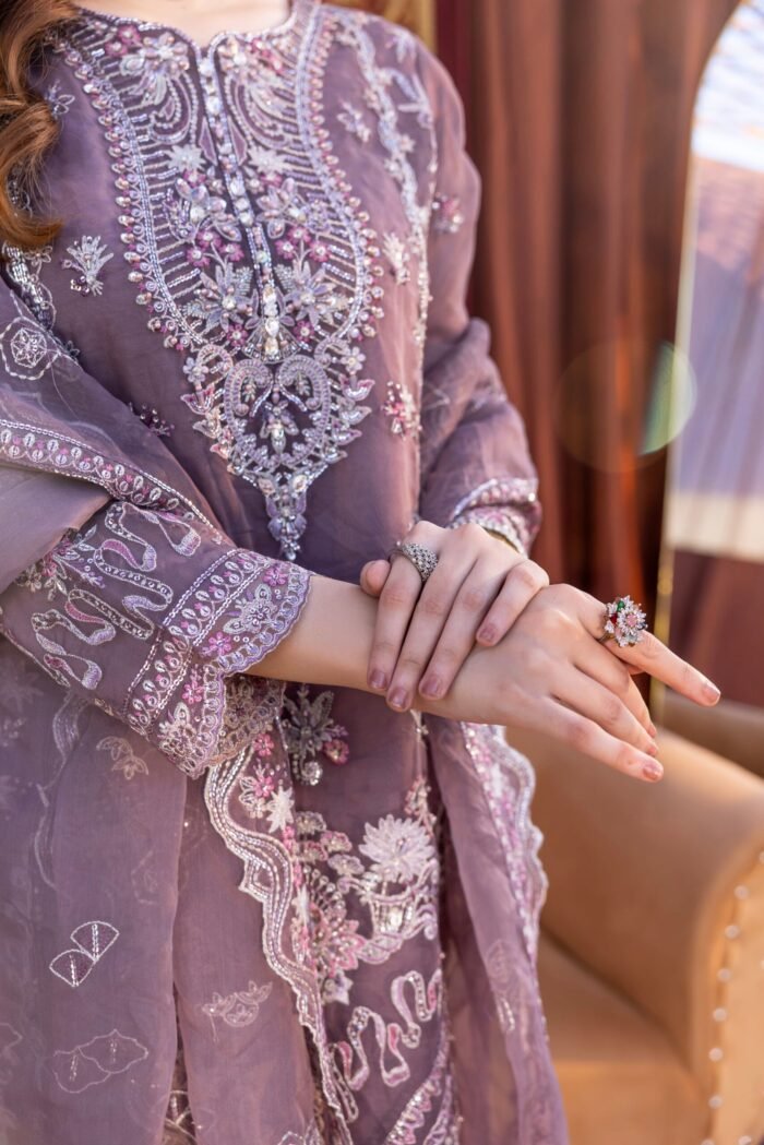 ELAIYA - Image 3